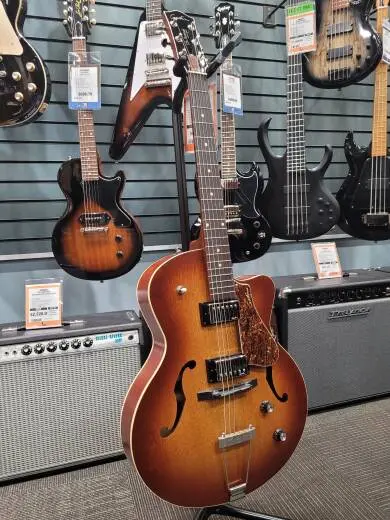 Godin Guitars - G50932 2